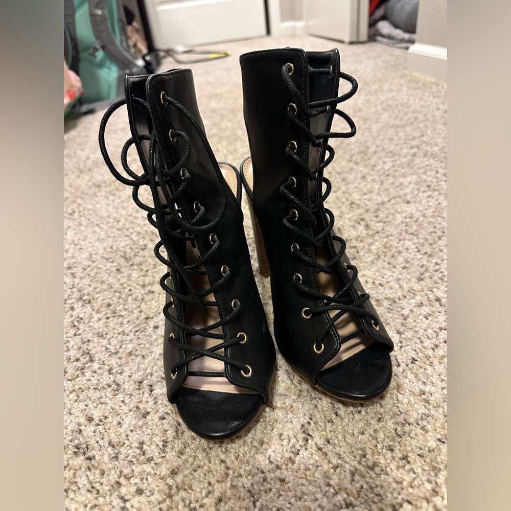 Ankle bootie